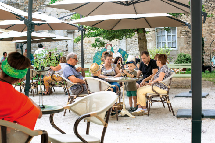 A la terrasse du Café des Anis